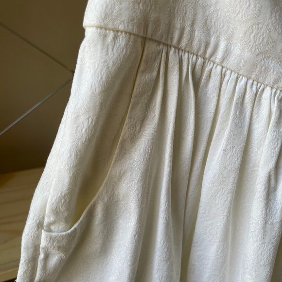 Express White Skirt with Pockets - Picture 4 of 4